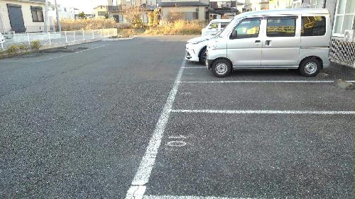 14/14 駐車場