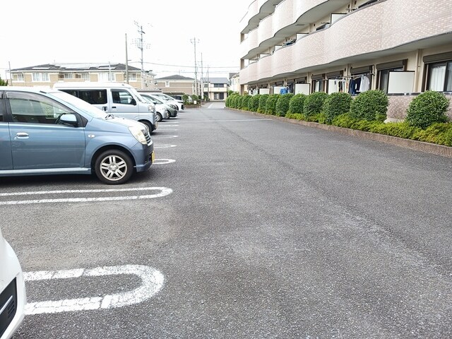 28/30 駐車場