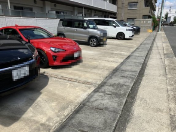 17/26 駐車場