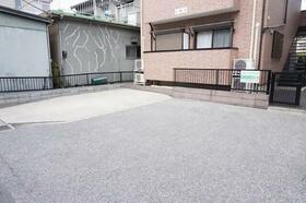 16/16 駐車場