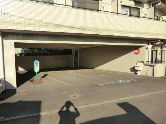 22/30 駐車場