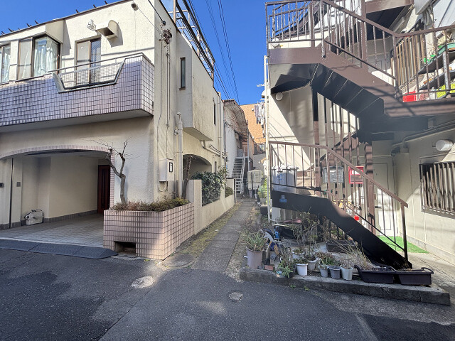22/25 エントランス