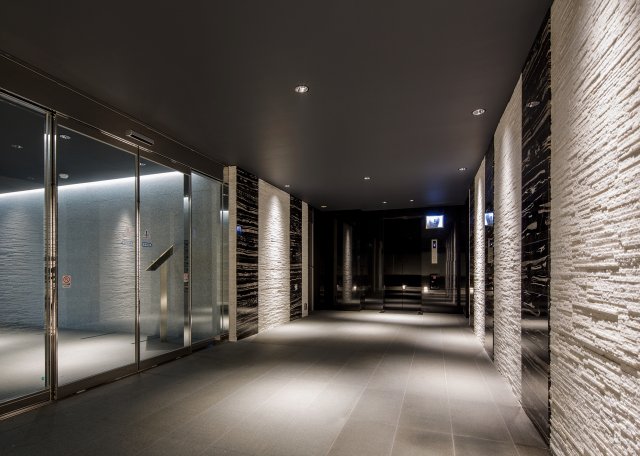 25/27 エントランス