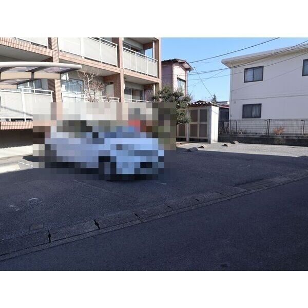 21/29 駐車場
