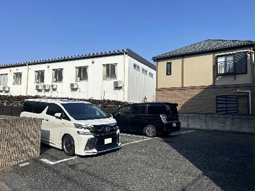 13/14 駐車場