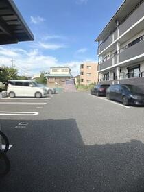 16/16 駐車場