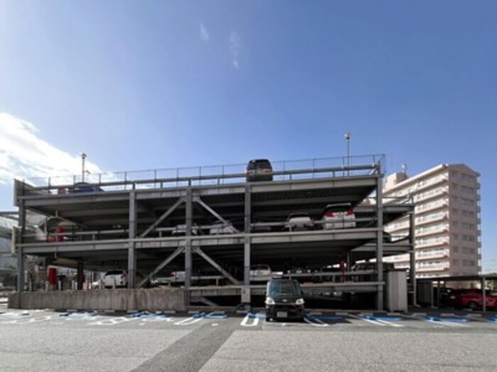 18/18 駐車場