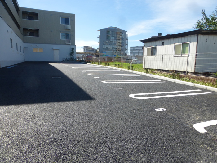 16/18 駐車場