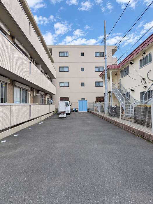 14/14 駐車場