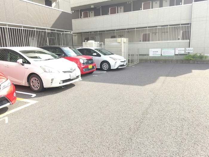 3/3 駐車場