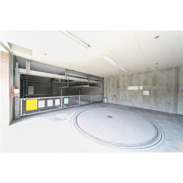 15/15 駐車場