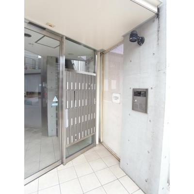 5/5 エントランス