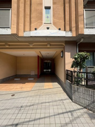 17/17 エントランス
