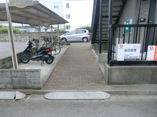 21/25 エントランス
