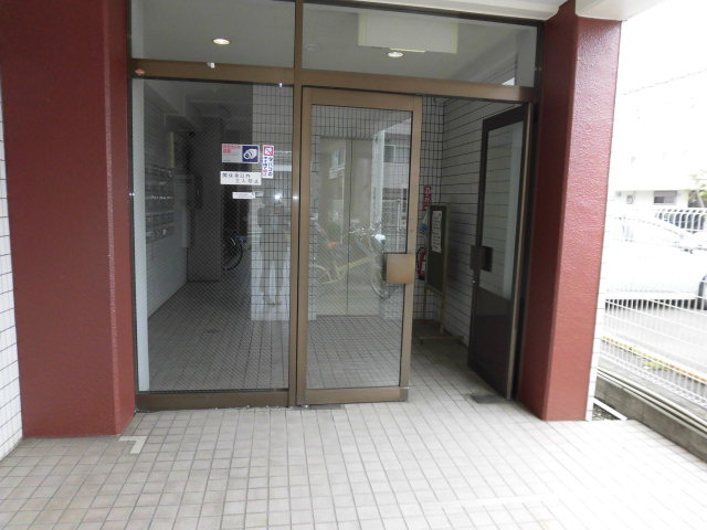 22/30 エントランス