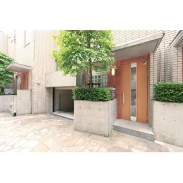 18/20 エントランス