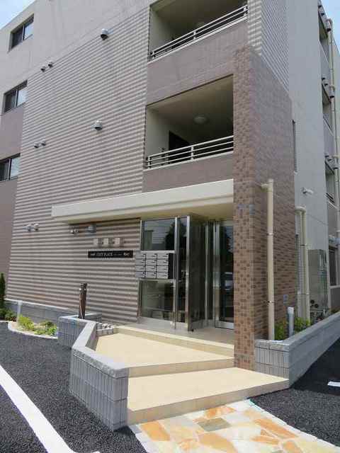 20/28 エントランス