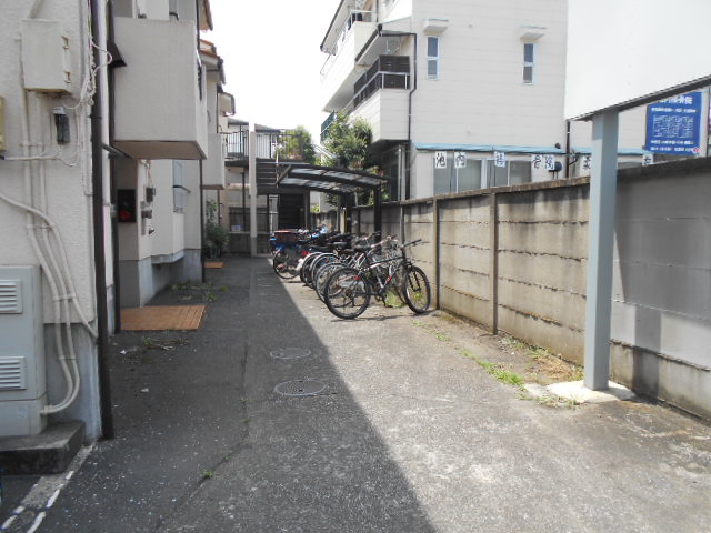 22/30 エントランス