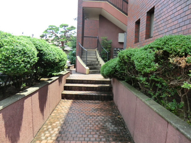 22/30 エントランス