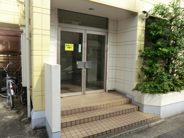 19/28 エントランス