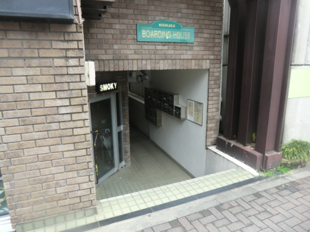 2/10 エントランス