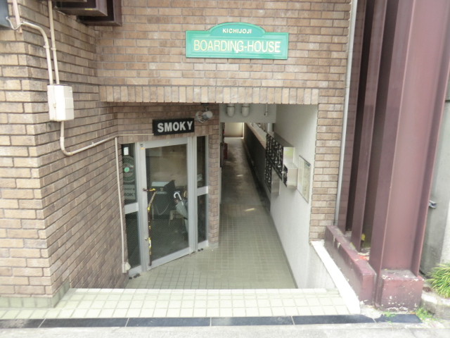16/24 エントランス