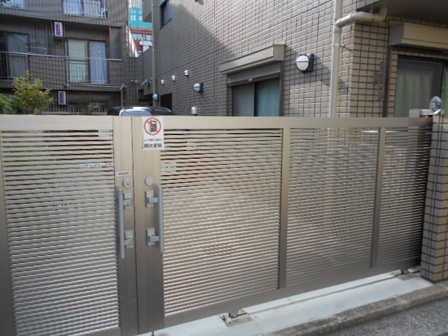 2/3 エントランス