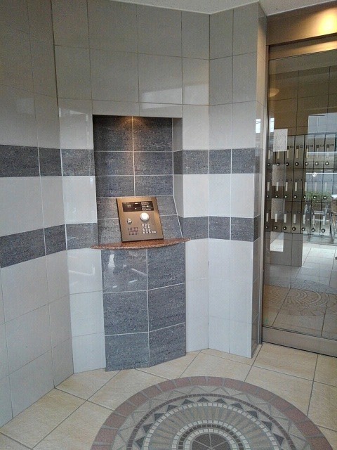 21/29 エントランス