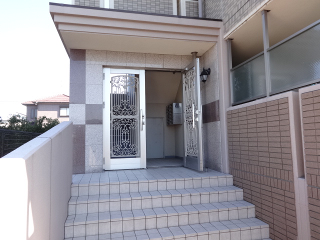 22/25 エントランス