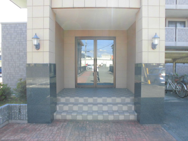 21/23 エントランス