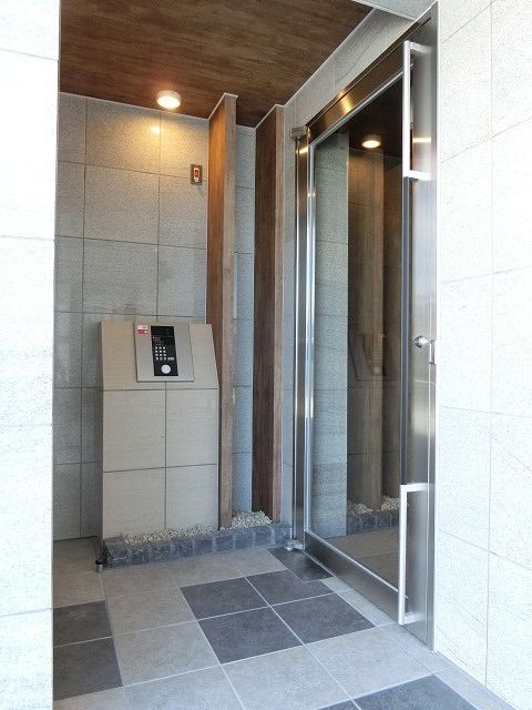 14/19 エントランス