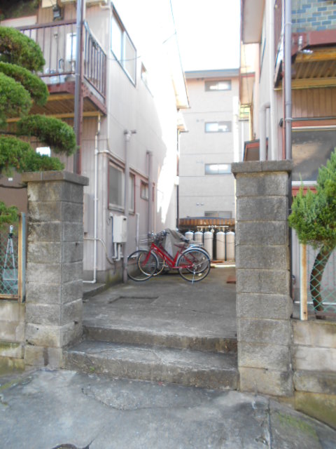 22/30 エントランス