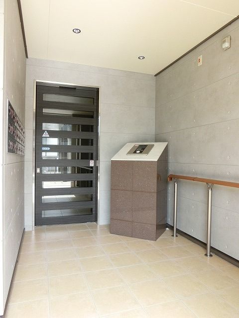 14/20 エントランス