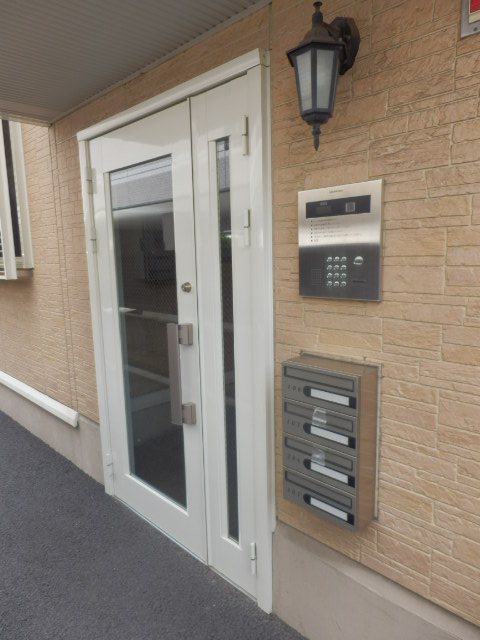 18/28 エントランス