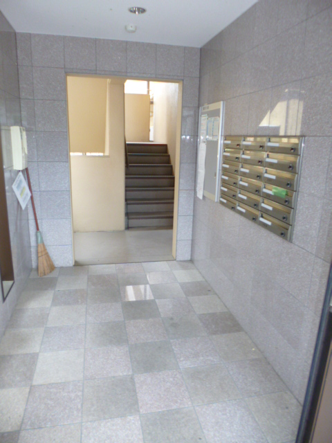 21/25 エントランス