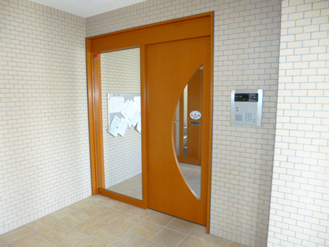 21/22 エントランス