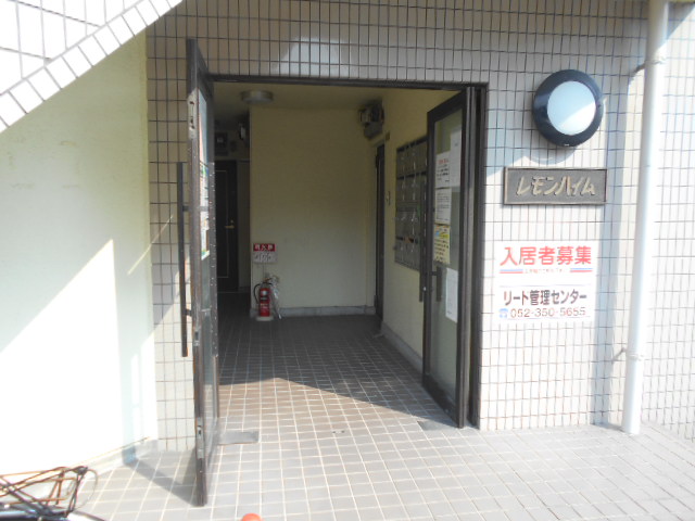 20/26 エントランス