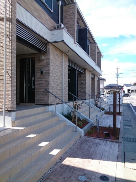 13/23 エントランス