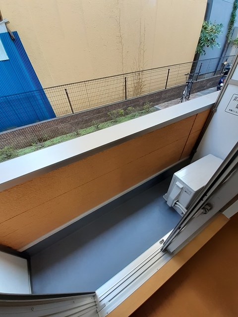 16/27 バルコニー
