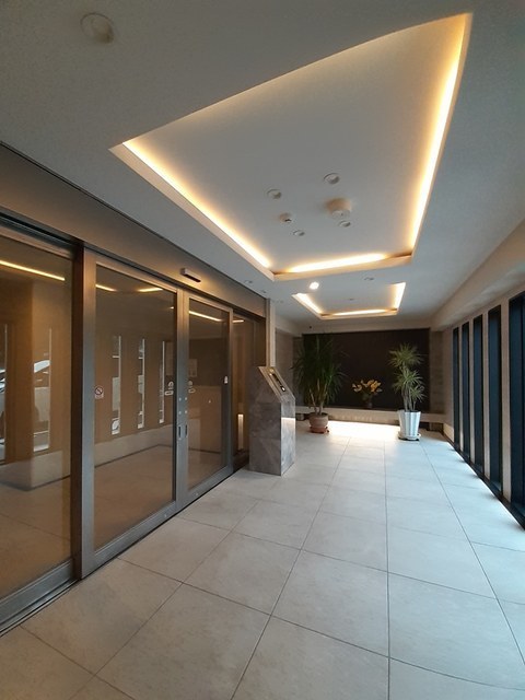 14/20 エントランス