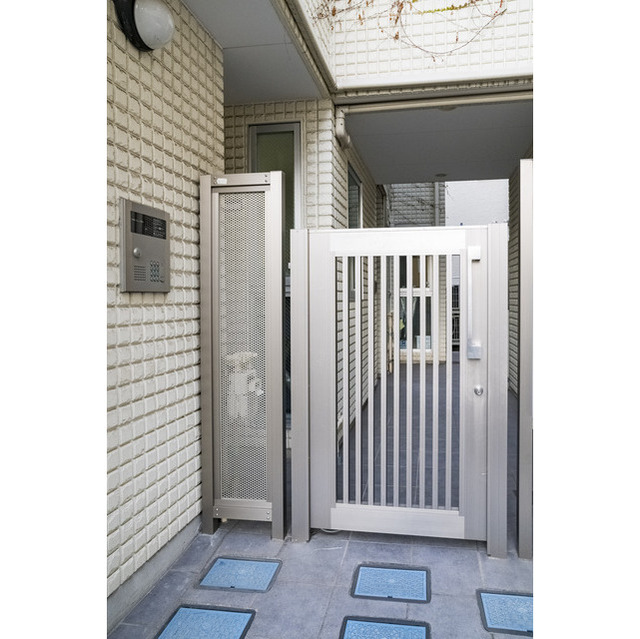 21/26 エントランス