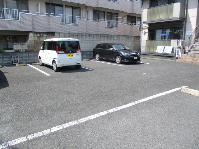 4/12 駐車場