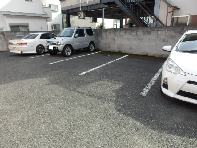 22/30 駐車場