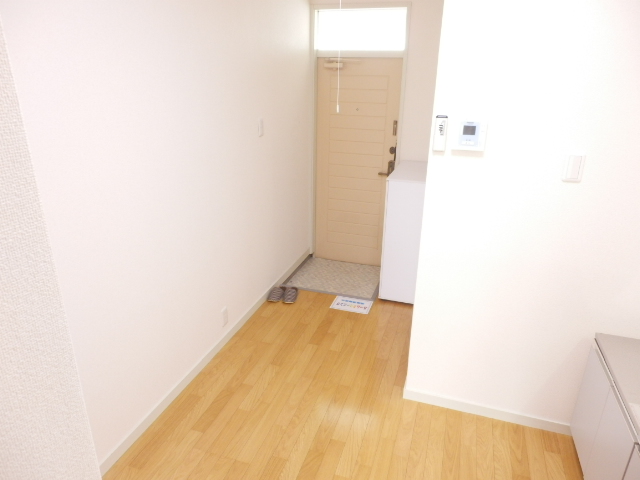 19/27 エントランス