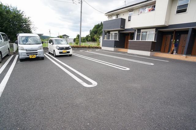 22/30 駐車場