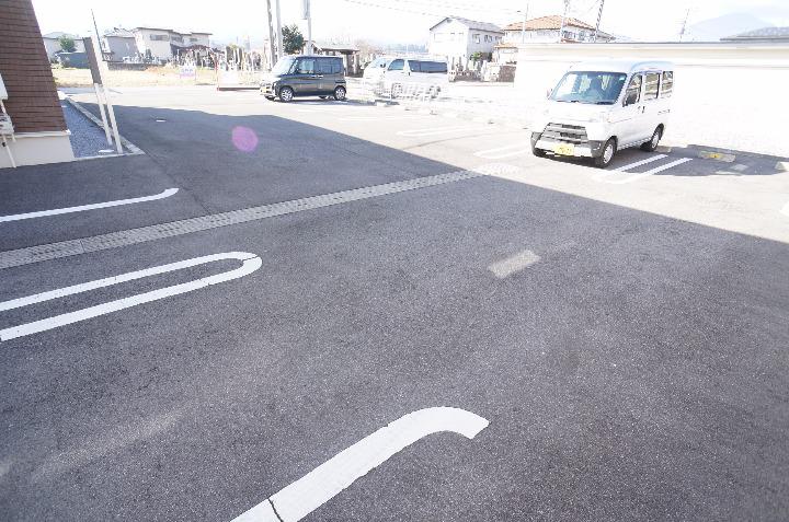 14/20 駐車場