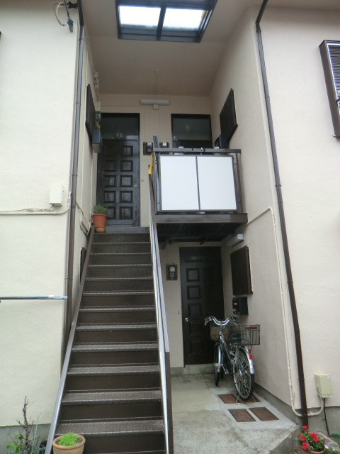 22/28 エントランス