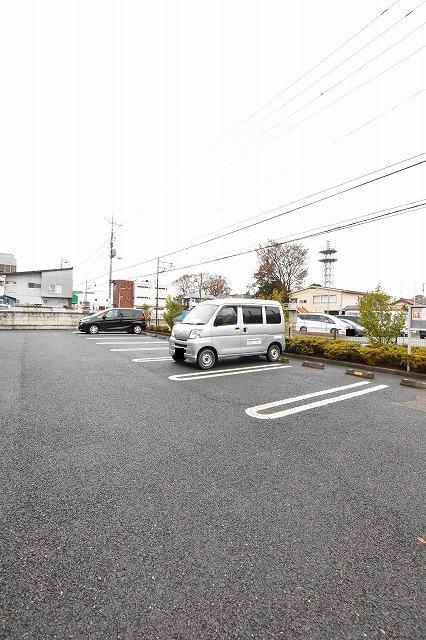 13/19 駐車場
