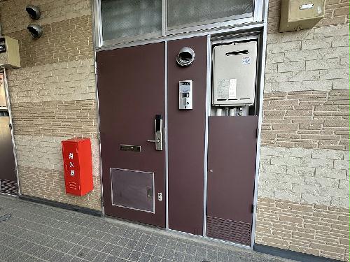 13/22 エントランス