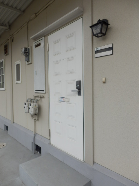 21/30 エントランス